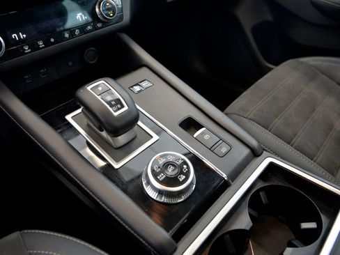 Used 2023 Mitsubishi Outlander SE image 25