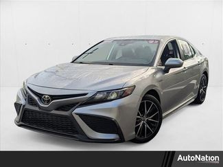 Used 2023 Toyota Camry SE image 1