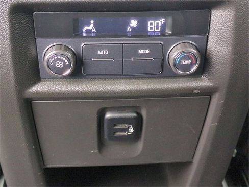 Used 2018 Chevrolet Traverse LS image 21