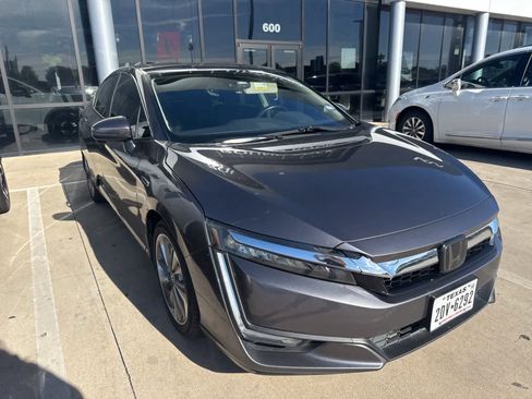 Used 2018 Honda Clarity Touring image 2