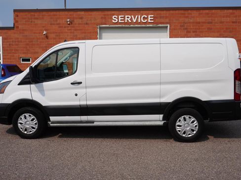 Used 2025 Ford Transit 250 Low Roof w/ Exterior Upgrade Package RWD image 2
