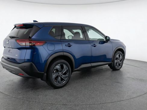 Used 2025 Nissan Rogue SV image 9