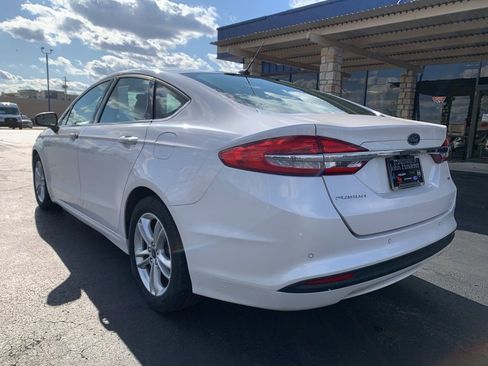 Used 2018 Ford Fusion SE w/ Fusion SE Technology Package image 5