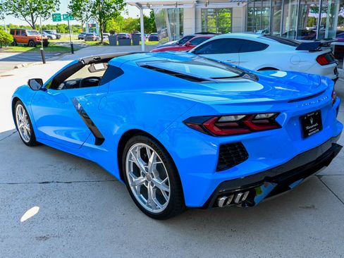 Used 2021 Chevrolet Corvette Stingray Coupe w/ Chrome Exterior Badge Package RWD image 49