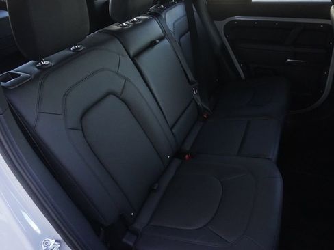 New 2026 Land Rover Defender 110 X-Dynamic SE image 27