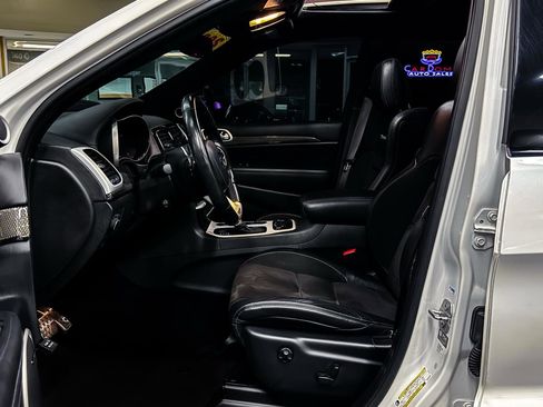 Used 2021 Jeep Grand Cherokee Trackhawk image 32