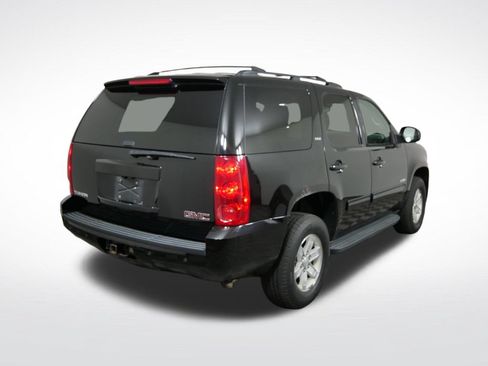 Used 2013 GMC Yukon SLT w/ SLT-2 Equipment Package AWD/4WD image 3