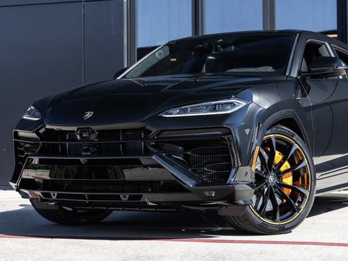 Used 2026 Lamborghini Urus SE AWD/4WD image 3