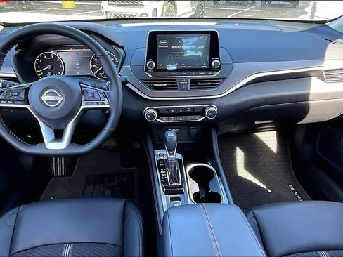 Used 2025 Nissan Altima 2.5 SR AWD/4WD image 20