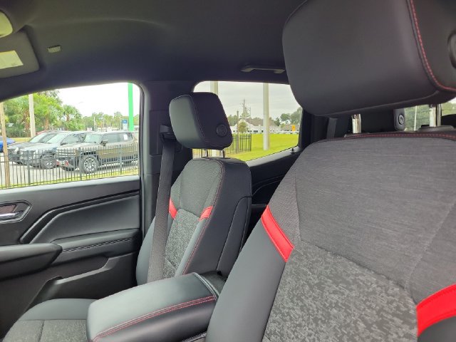 Used 2024 Chevrolet Colorado Trail Boss w/ Technology Package AWD/4WD image 17