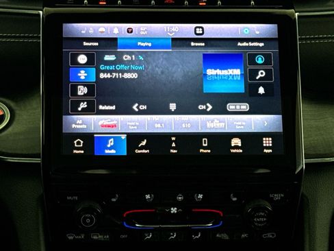Used 2023 Jeep Grand Cherokee L Overland AWD/4WD image 18