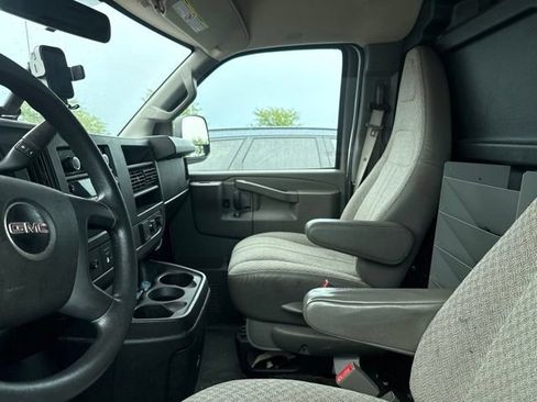 Used 2018 GMC Savana 2500 w/ Driver Convenience Package RWD image 7