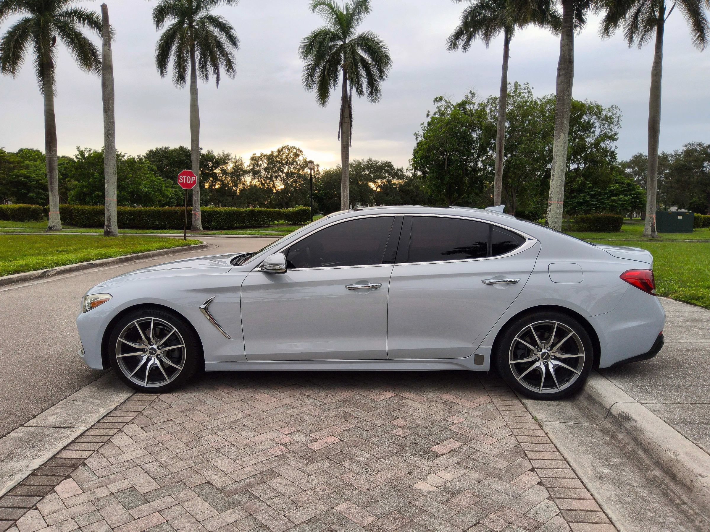 Used 2019 Genesis G70 2.0T Advanced w/ Dynamic Package RWD image 24