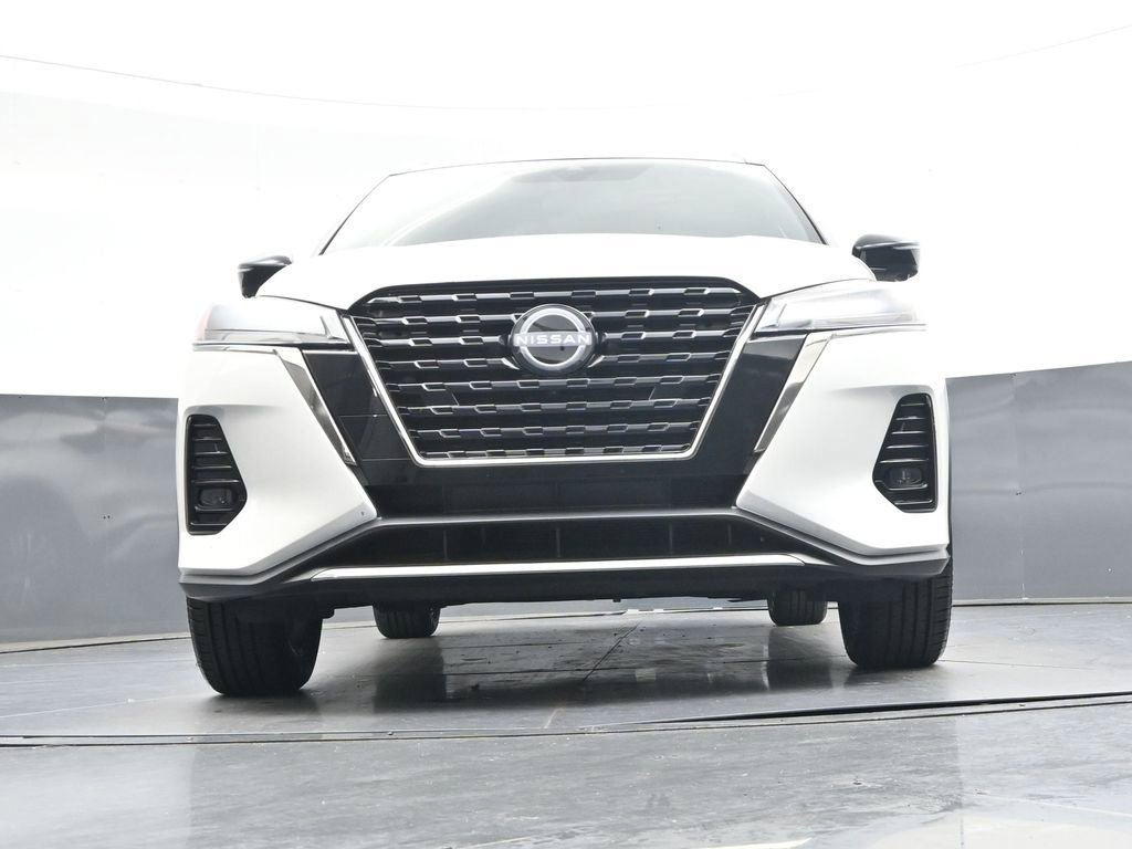Certified 2024 Nissan Kicks SR FWD image 40
