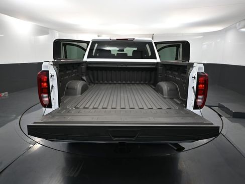 Used 2025 GMC Sierra 2500 SLE image 40