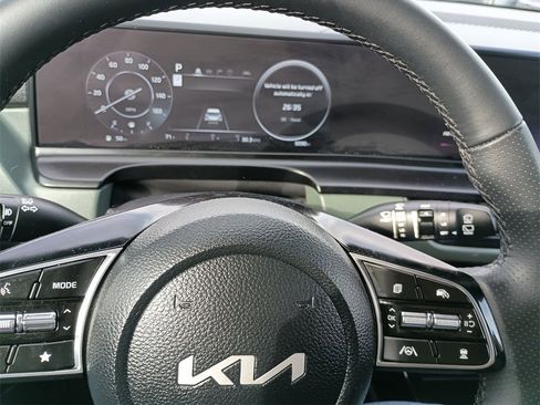 Certified 2024 Kia Seltos SX w/ SX Sunroof Package image 21