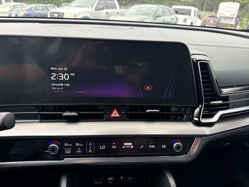Used 2025 Kia Sportage EX FWD image 21