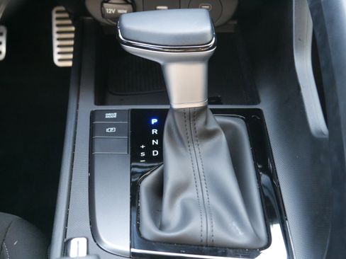 Used 2025 Hyundai Elantra Sport w/ Cargo Package image 22