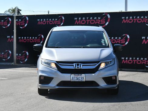 Used 2018 Honda Odyssey LX image 2