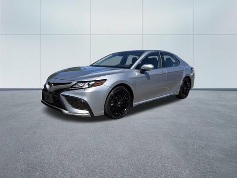 Used 2021 Toyota Camry XSE w/ Navigation Package FWD image 2