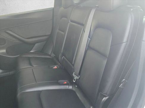 Used 2020 Tesla Model Y Long Range image 12