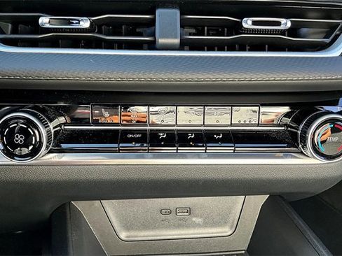 Used 2025 Chevrolet Equinox LT image 15