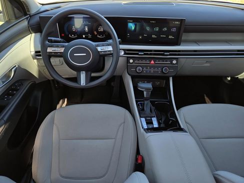 New 2026 Hyundai Tucson SE image 19