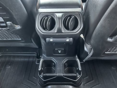 Used 2021 Jeep Gladiator Mojave AWD/4WD image 17