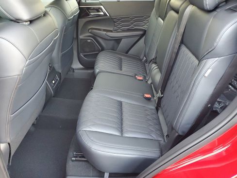 New 2025 Mitsubishi Outlander SEL image 21