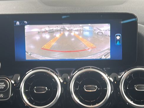 Used 2025 Mercedes-Benz GLA 250 image 21