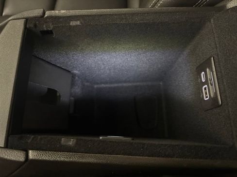 Used 2025 Cadillac XT5 Luxury FWD image 29