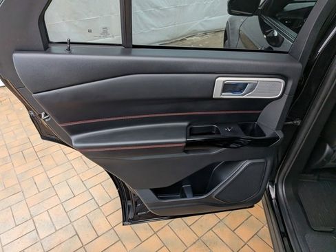 Used 2023 Ford Explorer ST-Line w/ Class IV Trailer Tow Package image 23