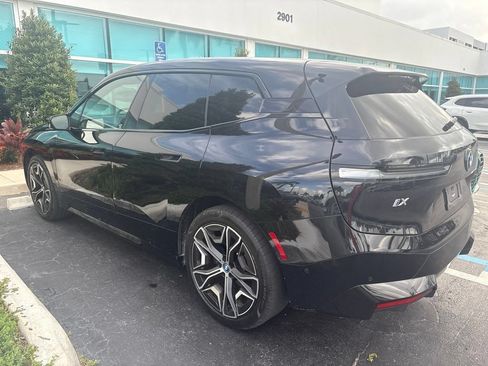 Used 2024 BMW iX xDrive50 w/ Sport Package AWD/4WD image 7