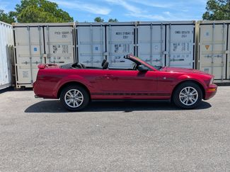 Used 2005 Ford Mustang Deluxe video 3