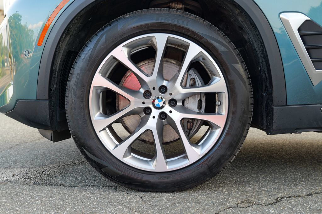Used 2024 BMW X5 xDrive40i w/ Premium Package AWD/4WD image 15