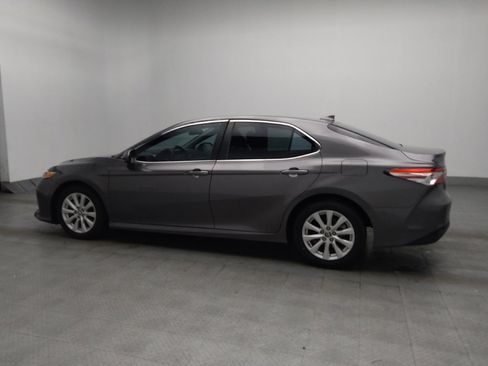 Used 2019 Toyota Camry LE image 3