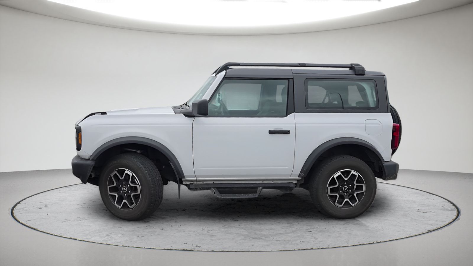 Certified 2022 Ford Bronco 2-Door AWD/4WD image 2