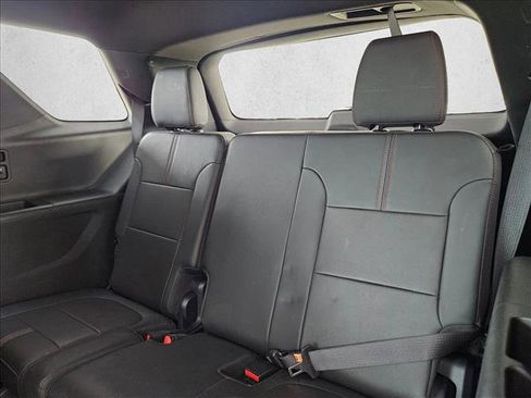 Used 2023 Chevrolet Traverse RS image 26