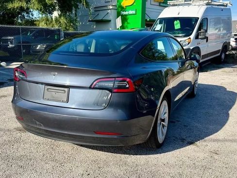 Used 2022 Tesla Model 3 RWD image 3