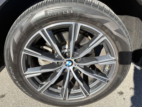 Used 2022 BMW X5 xDrive40i w/ M Sport Package image 13