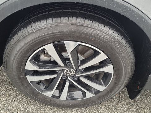 Used 2024 Volkswagen Tiguan S image 15