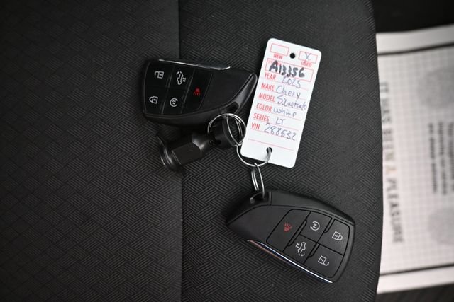 Used 2023 Chevrolet Silverado 1500 LT AWD/4WD image 9