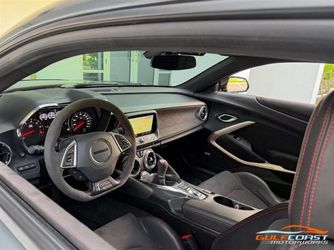 Used 2019 Chevrolet Camaro ZL1 RWD image 2