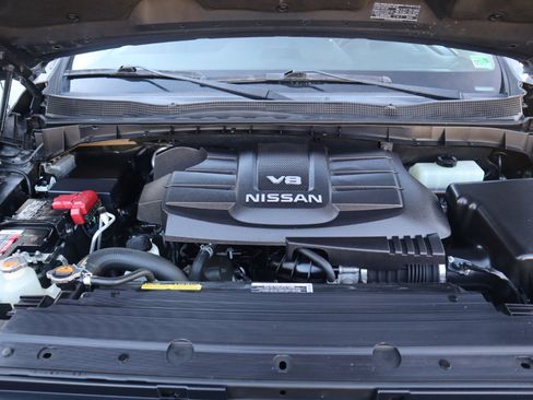 Used 2021 Nissan Titan SV w/ SV Convenience Package image 42