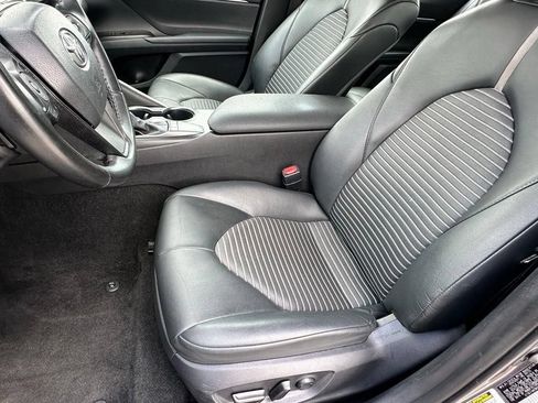 Used 2024 Toyota Camry SE FWD image 6