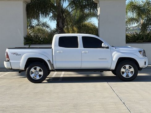 Used 2012 Toyota Tacoma PreRunner w/ TRD Sport Pkg image 5