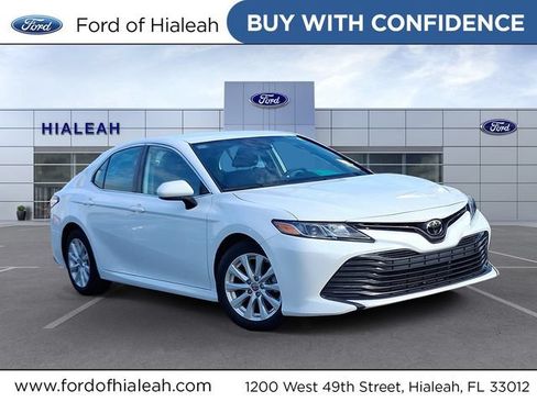 Used 2020 Toyota Camry LE FWD image 1
