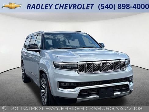 Used 2024 Jeep Grand Wagoneer L Series III AWD/4WD image 33