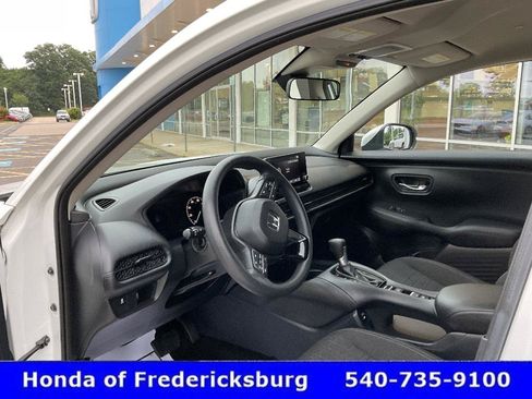Certified 2024 Honda HR-V LX image 28