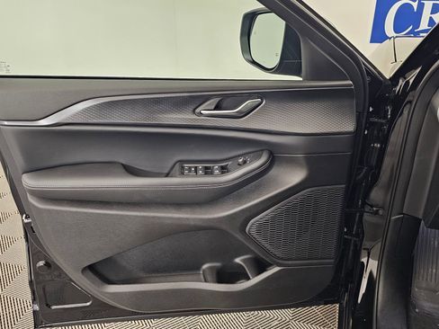 New 2026 Jeep Grand Cherokee L Laredo image 10